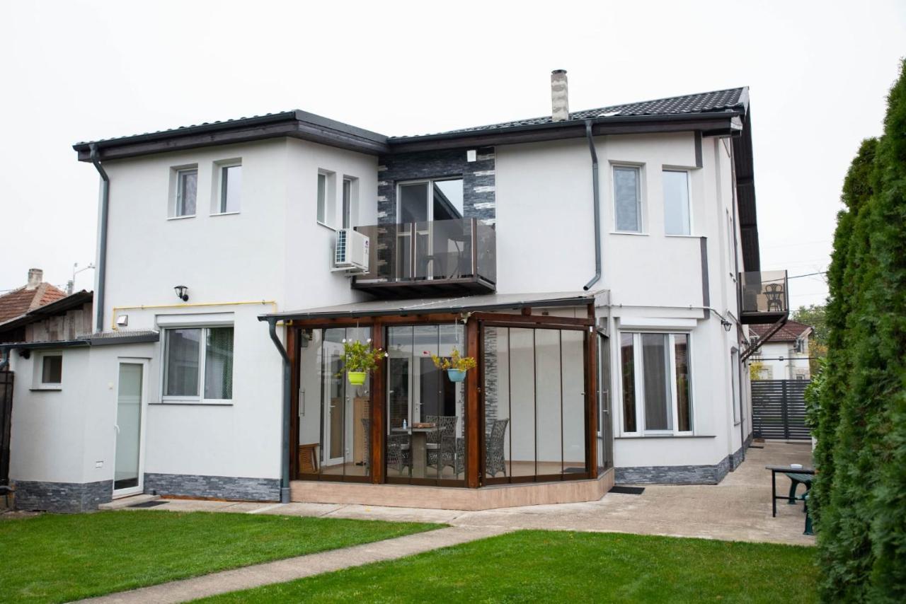Green Apartments Oradea Extérieur photo