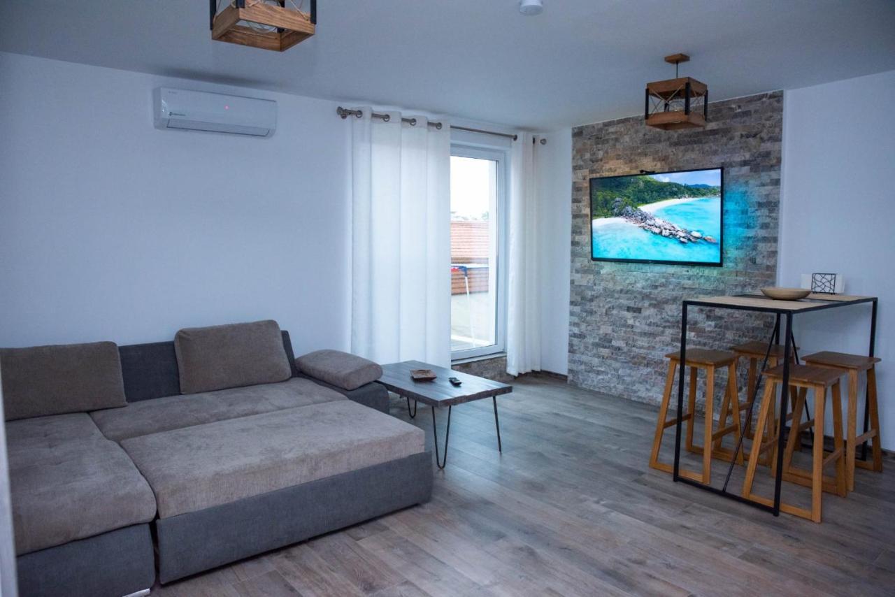 Green Apartments Oradea Extérieur photo