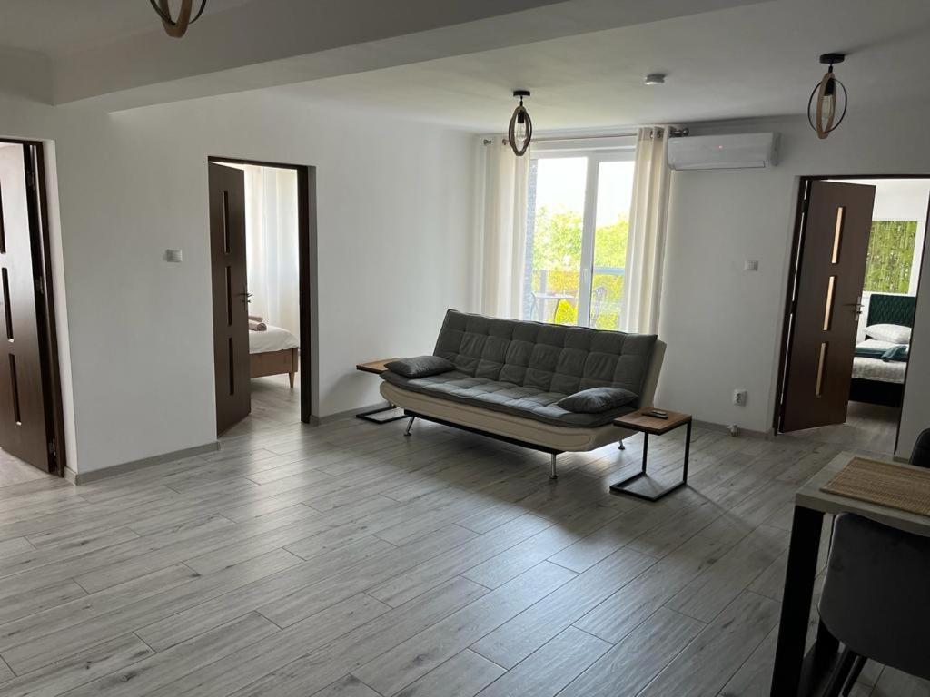 Green Apartments Oradea Extérieur photo