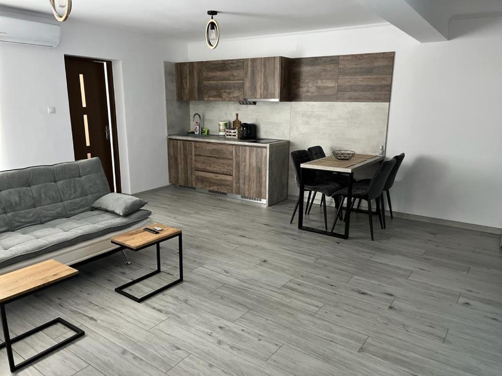 Green Apartments Oradea Extérieur photo